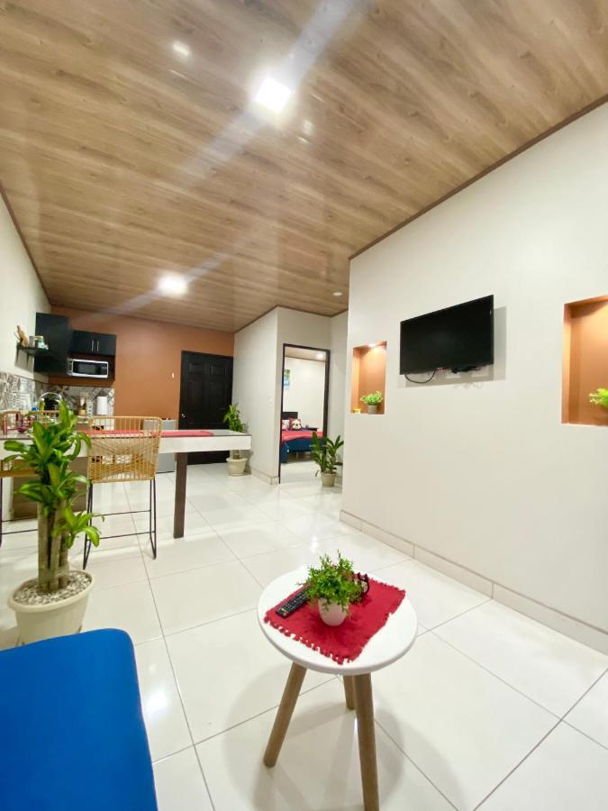 Pura Vida Apartment. 5 Min From Airport Alajuela Eksteriør billede