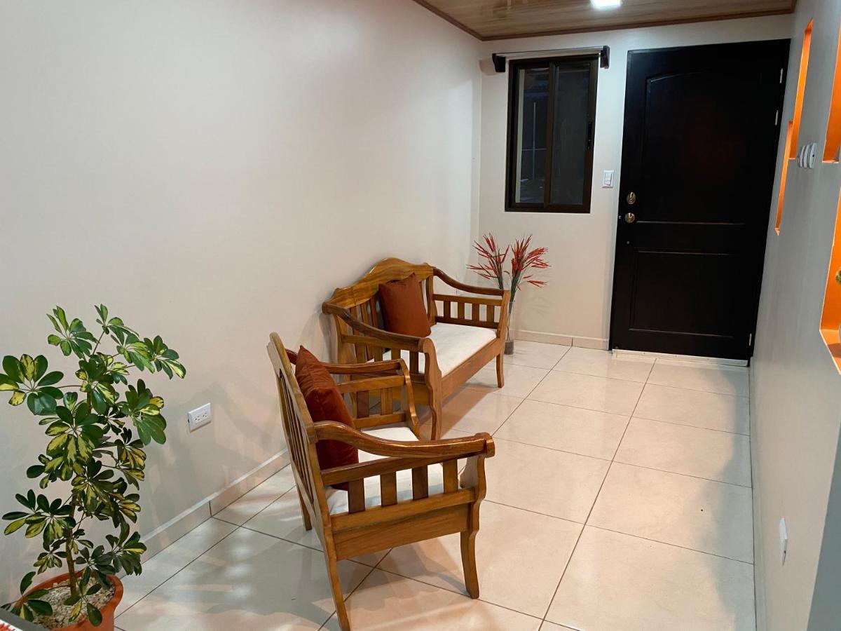 Pura Vida Apartment. 5 Min From Airport Alajuela Eksteriør billede