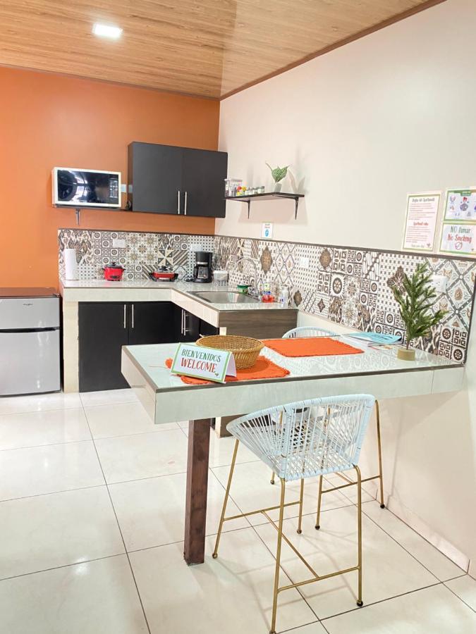 Pura Vida Apartment. 5 Min From Airport Alajuela Eksteriør billede